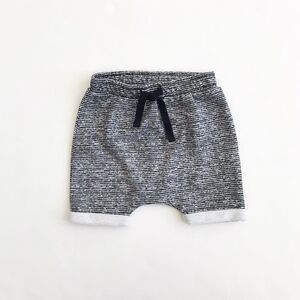 Old navy tiger stripe Harlem shorts EUC 6-12m